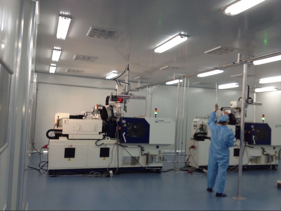 康瑞鑫自行檢測潔凈車間中 康瑞鑫自行檢測潔凈車間中