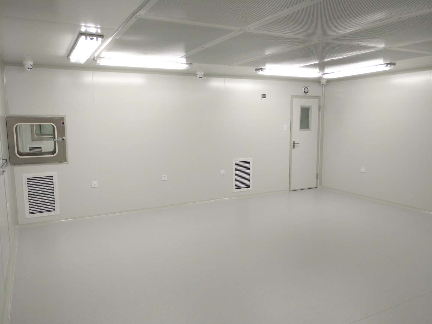 正大生物百級實驗室凈化工程 正大生物百級實驗室凈化工程